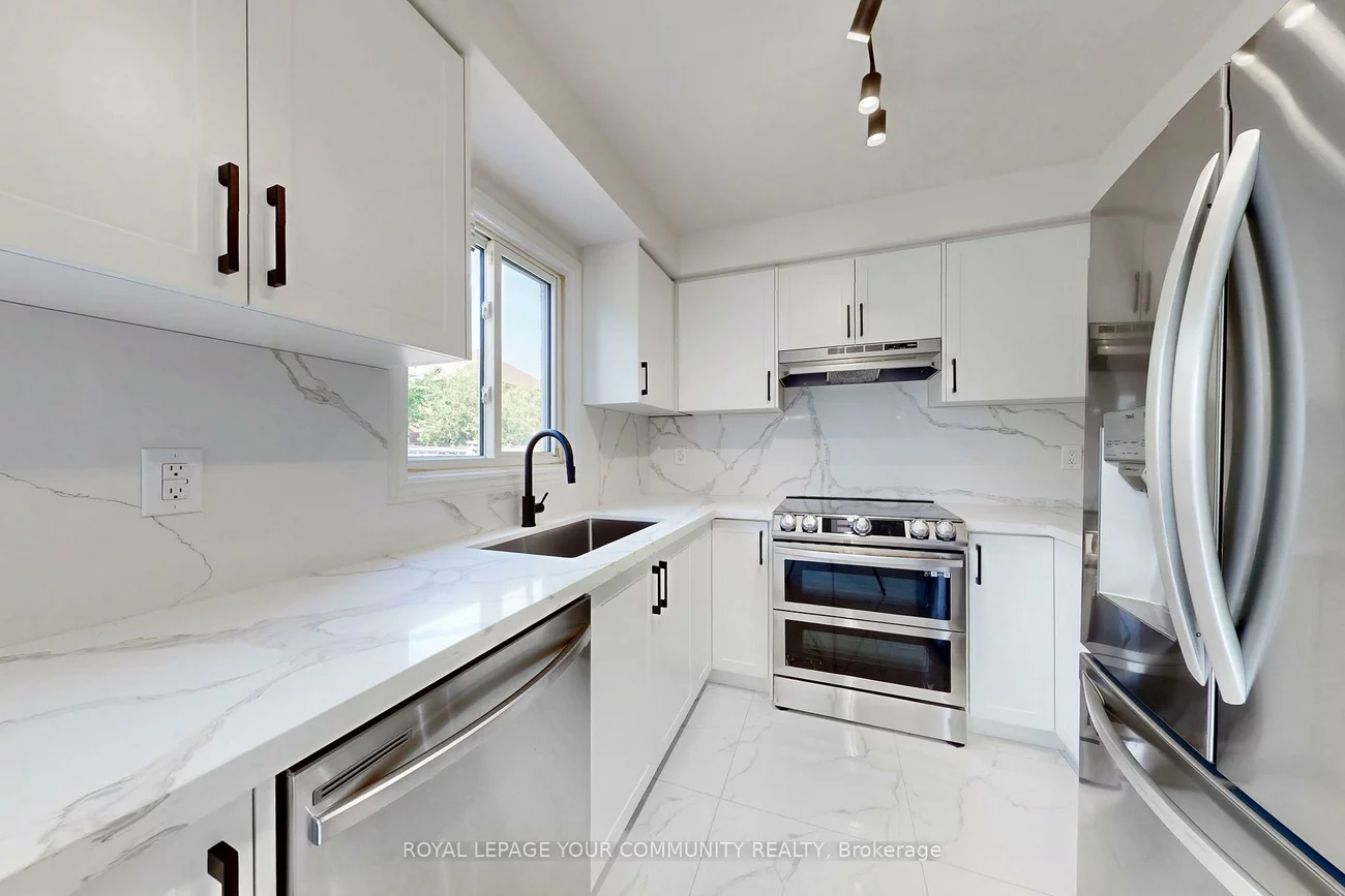 5158, Sundial, Hurontario, Mississauga