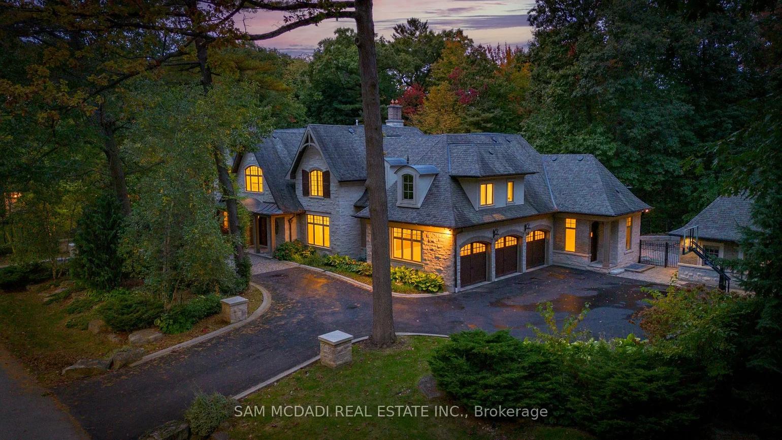 1135, Algonquin, Lorne Park, Mississauga