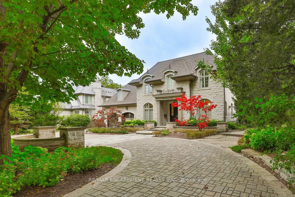 79, Pinewood, Mineola, Mississauga