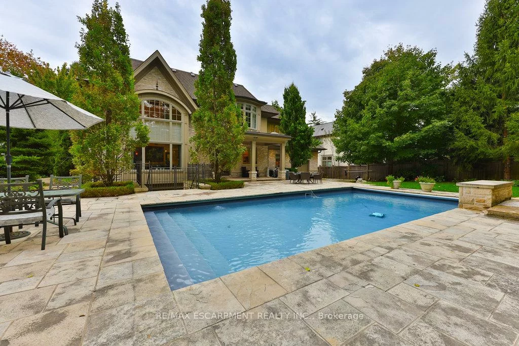79, Pinewood, Mineola, Mississauga