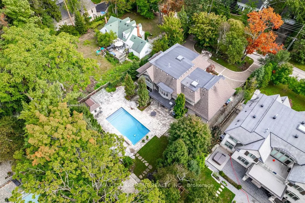 79, Pinewood, Mineola, Mississauga