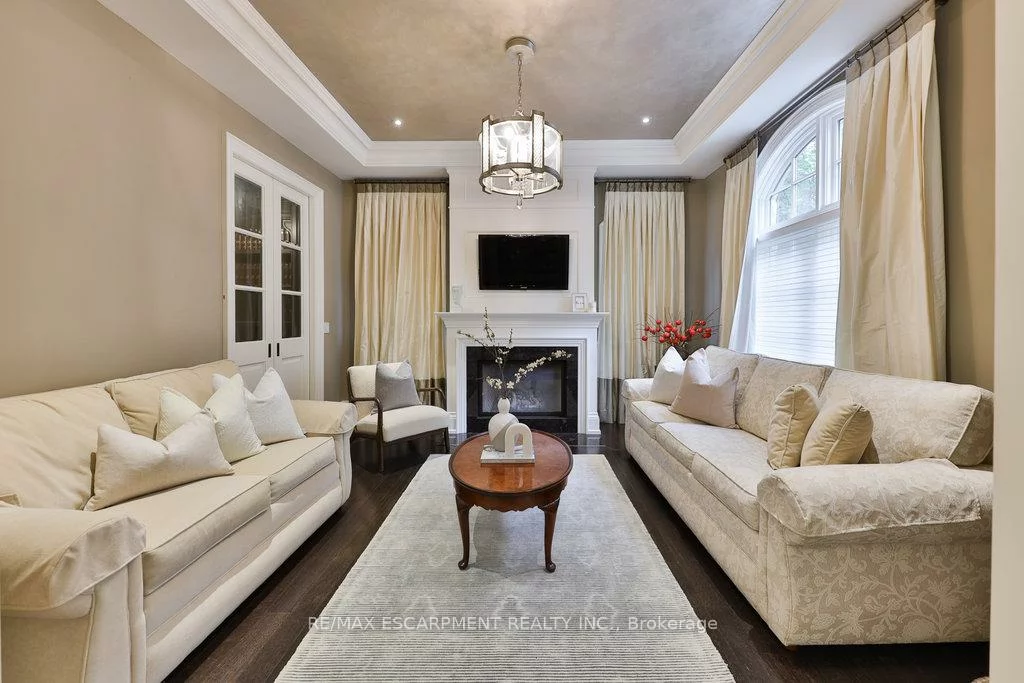 79, Pinewood, Mineola, Mississauga