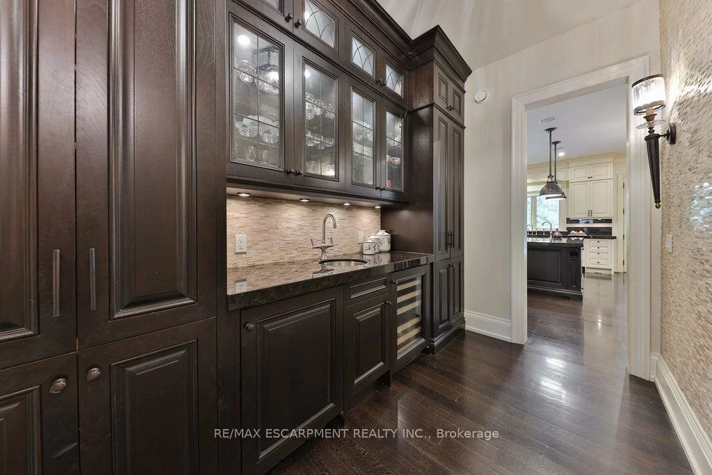79, Pinewood, Mineola, Mississauga