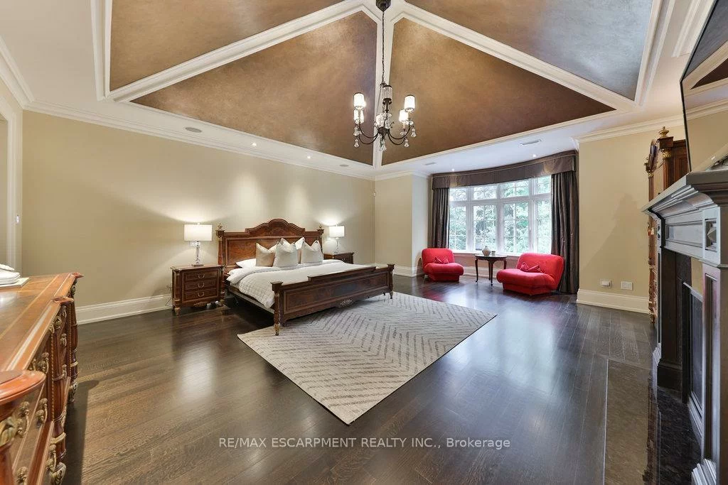 79, Pinewood, Mineola, Mississauga