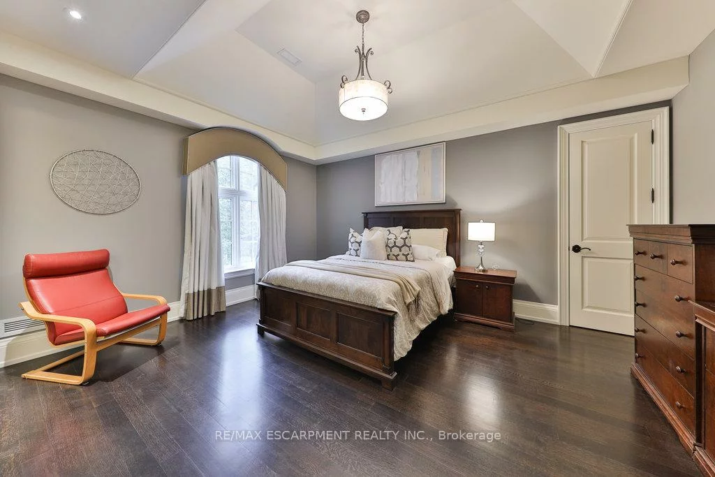 79, Pinewood, Mineola, Mississauga