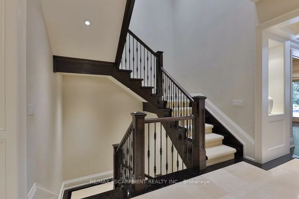 79, Pinewood, Mineola, Mississauga