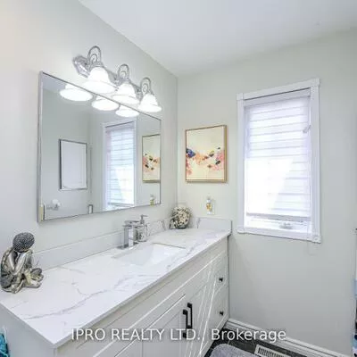 5847, Sidmouth, East Credit, Mississauga
