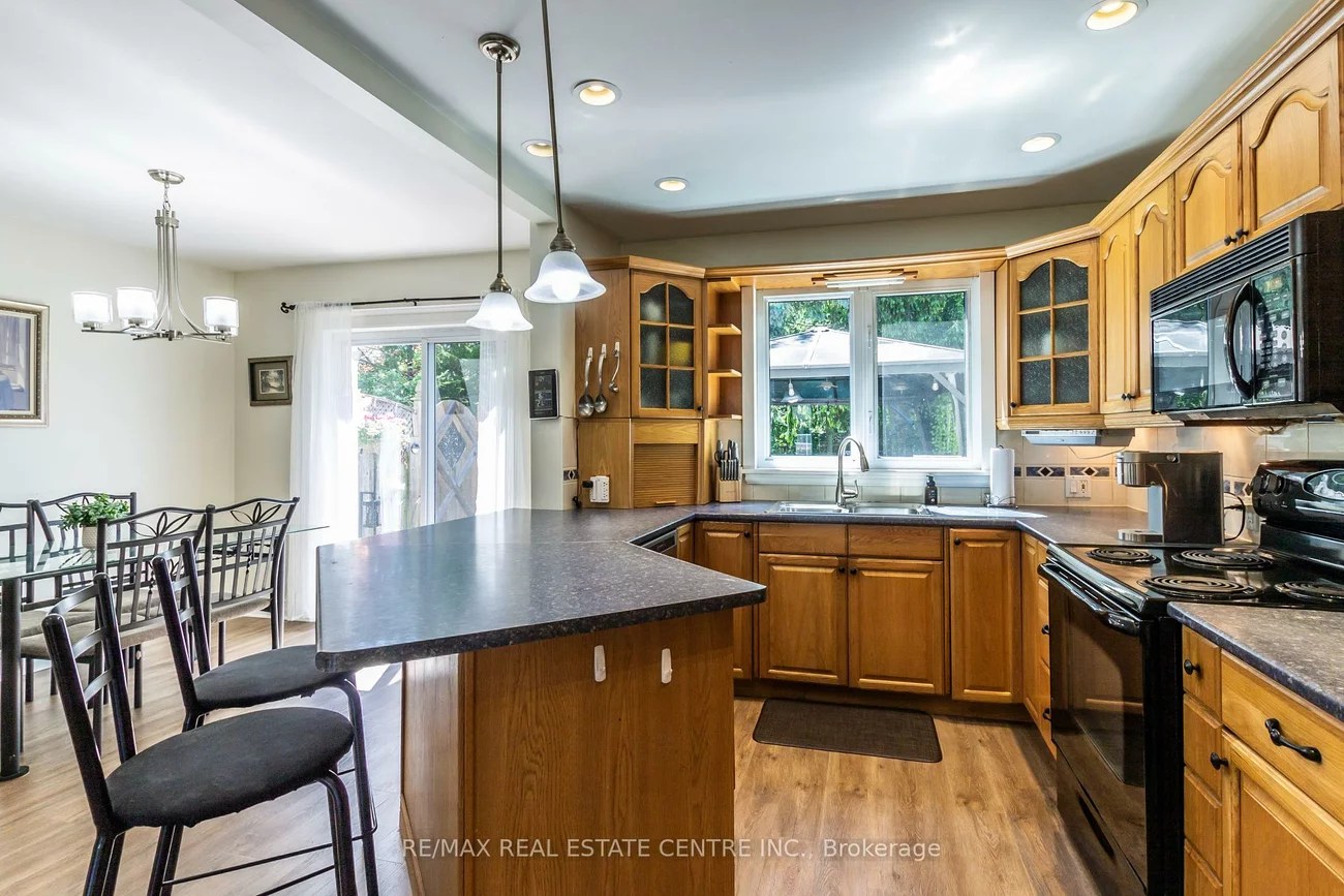 1174, Fairdale, Erindale, Mississauga