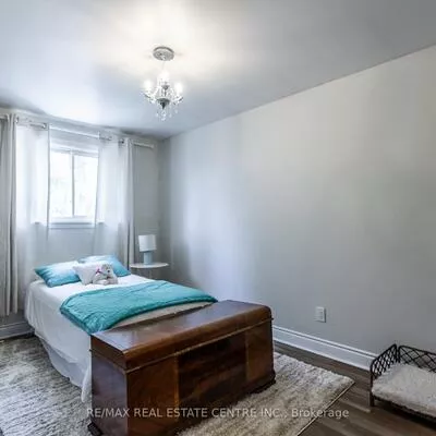 1174, Fairdale, Erindale, Mississauga