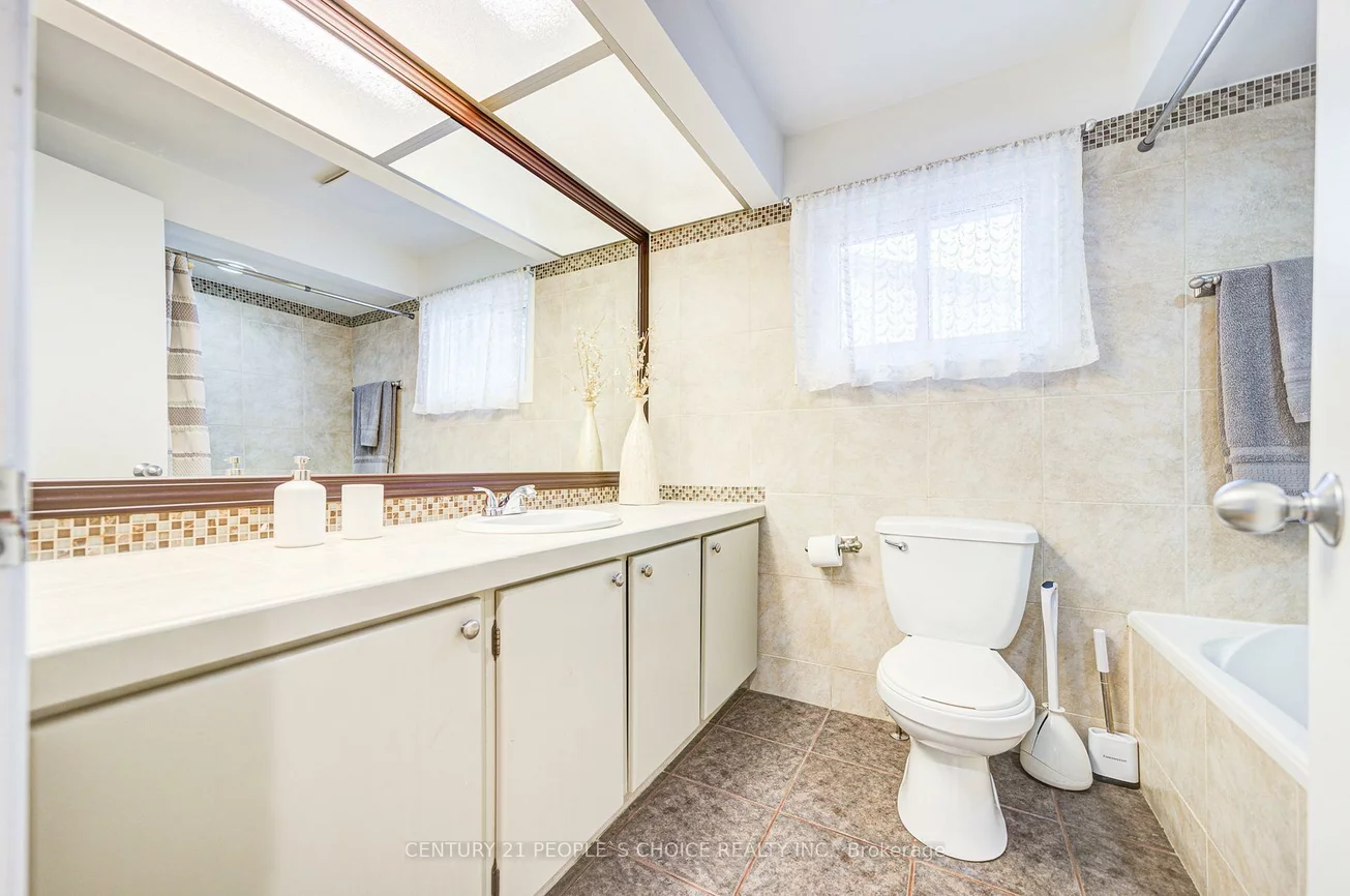 6842, Avila, Meadowvale, Mississauga