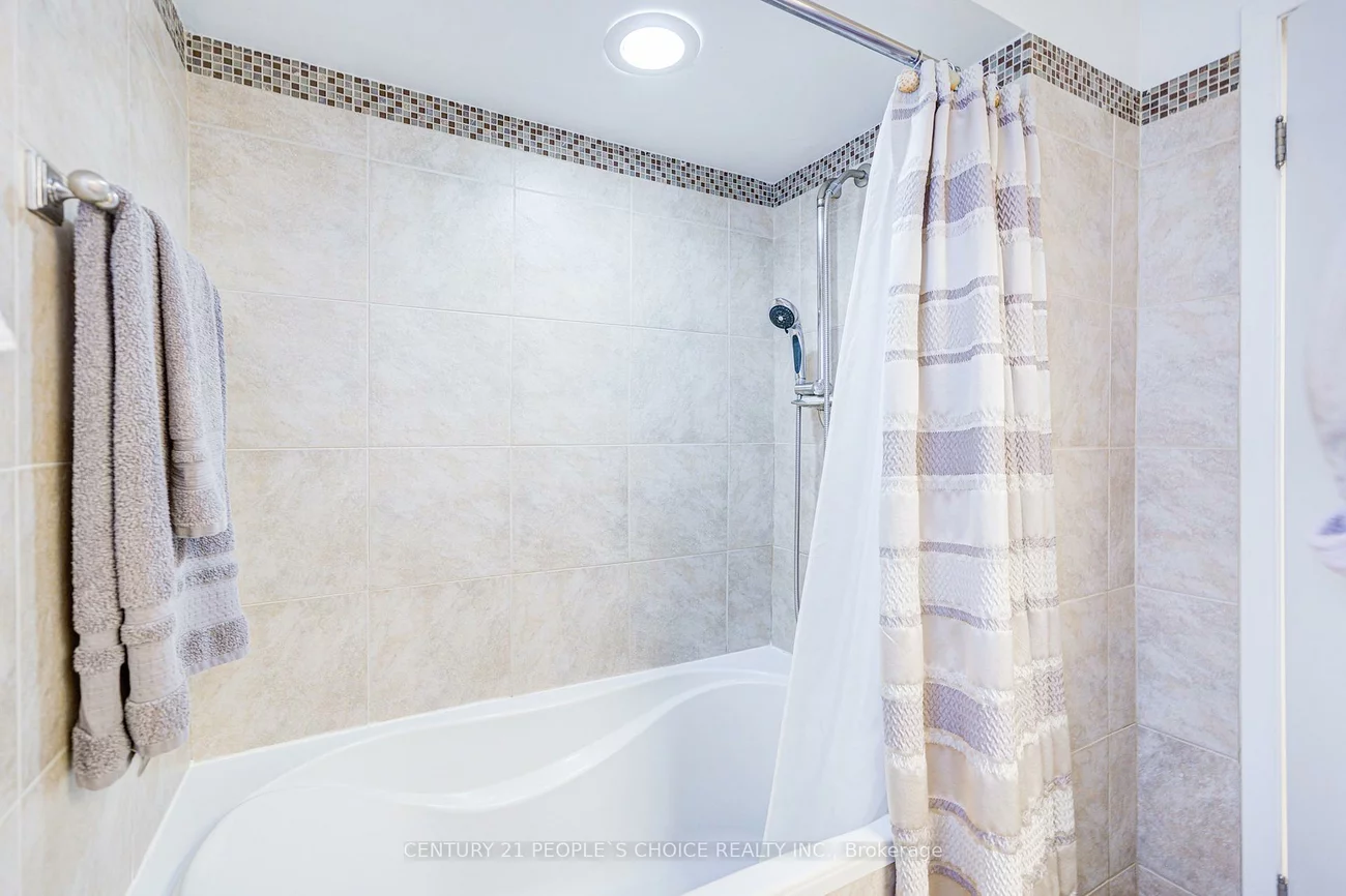6842, Avila, Meadowvale, Mississauga