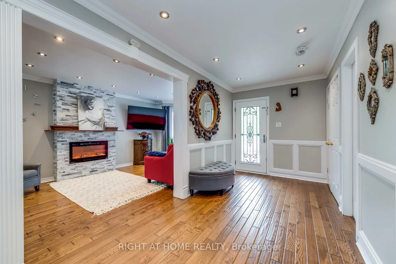 3349, Grand Park, Fairview, Mississauga