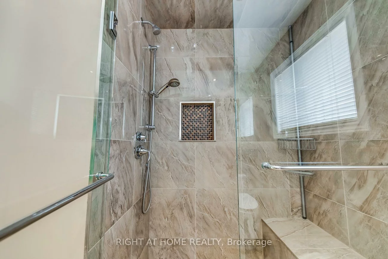 3349, Grand Park, Fairview, Mississauga