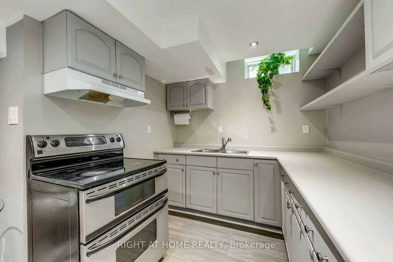3349, Grand Park, Fairview, Mississauga