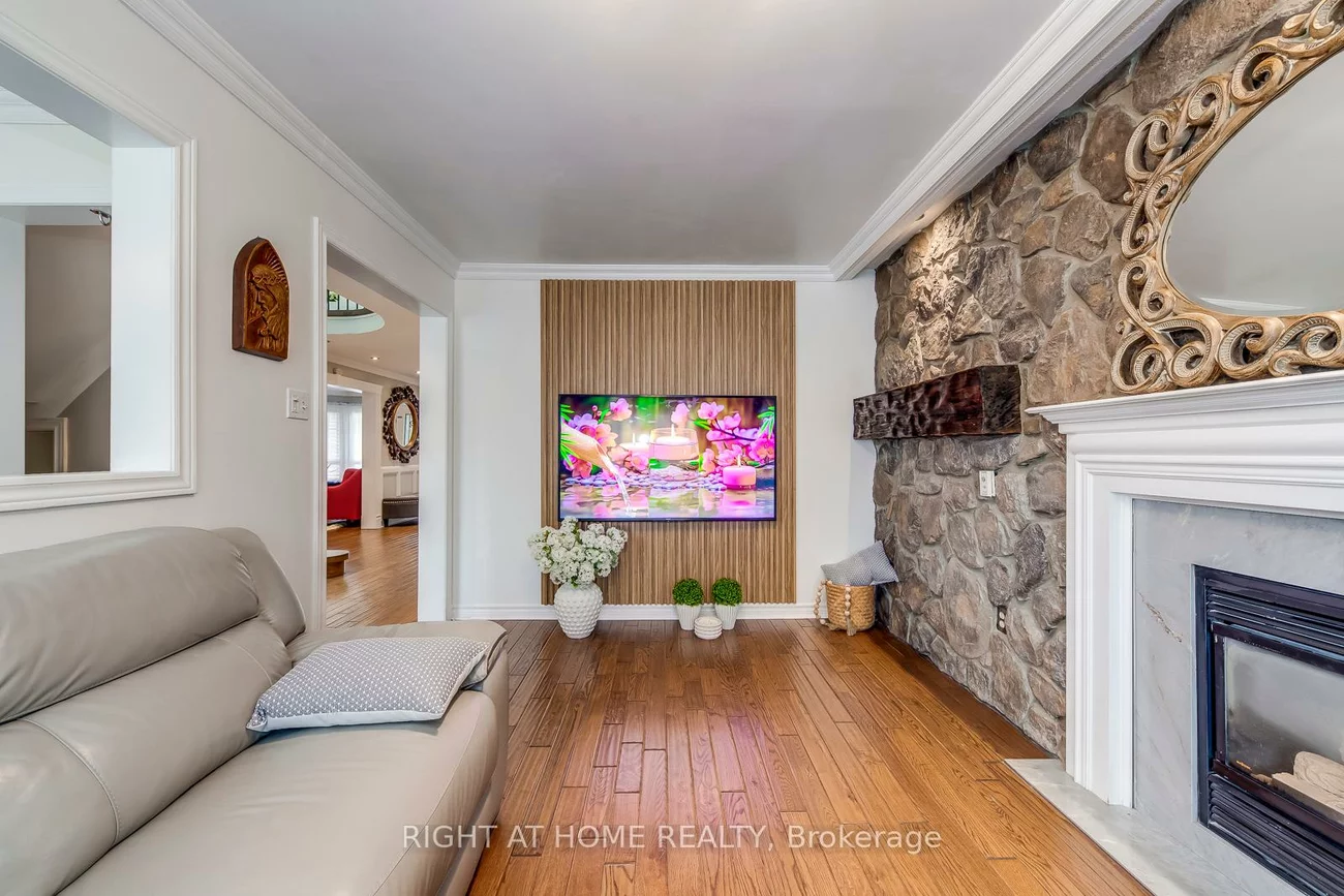 3349, Grand Park, Fairview, Mississauga