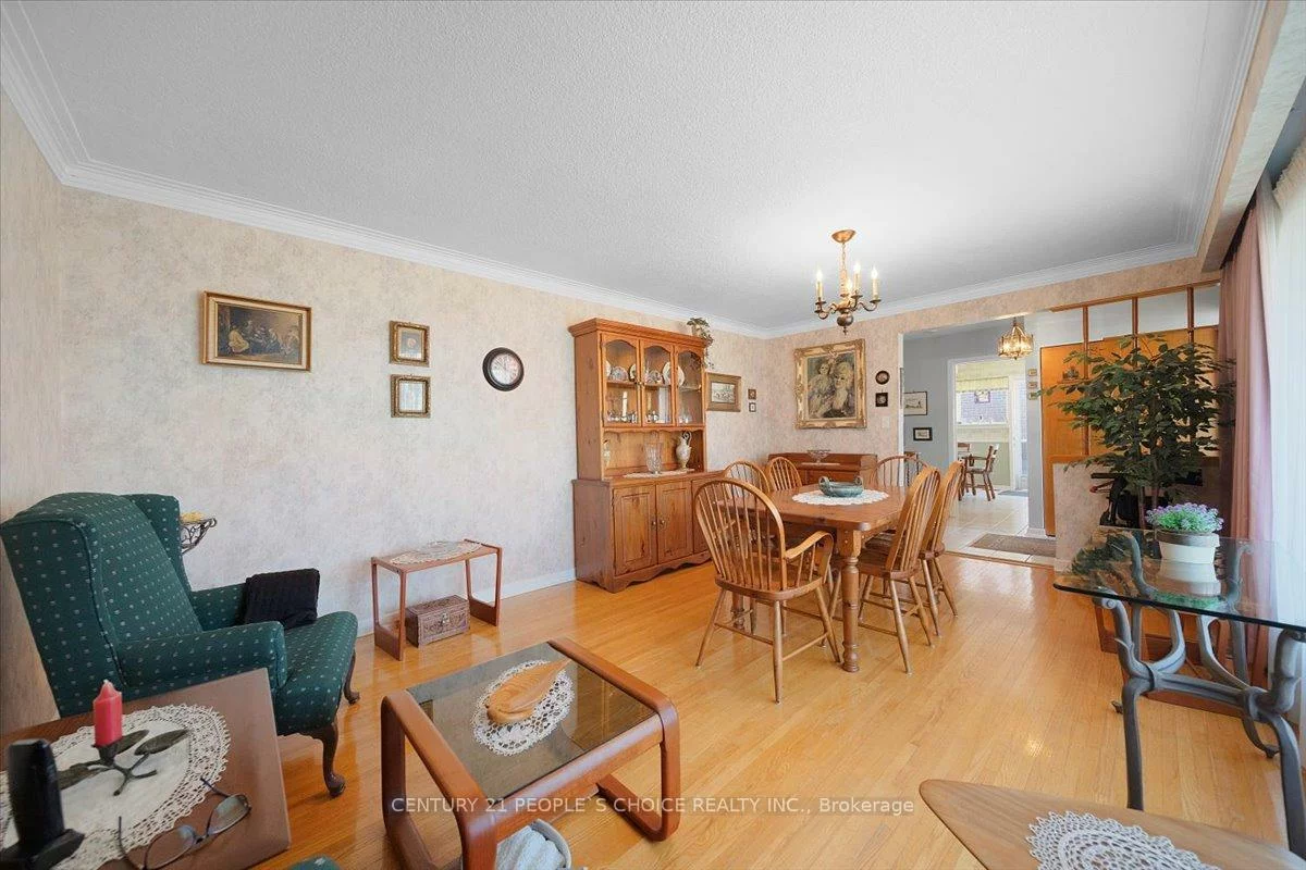 2374, Truscott, Clarkson, Mississauga