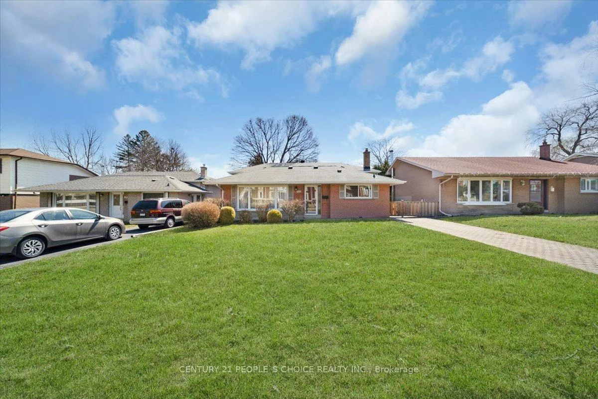 2374, Truscott, Clarkson, Mississauga
