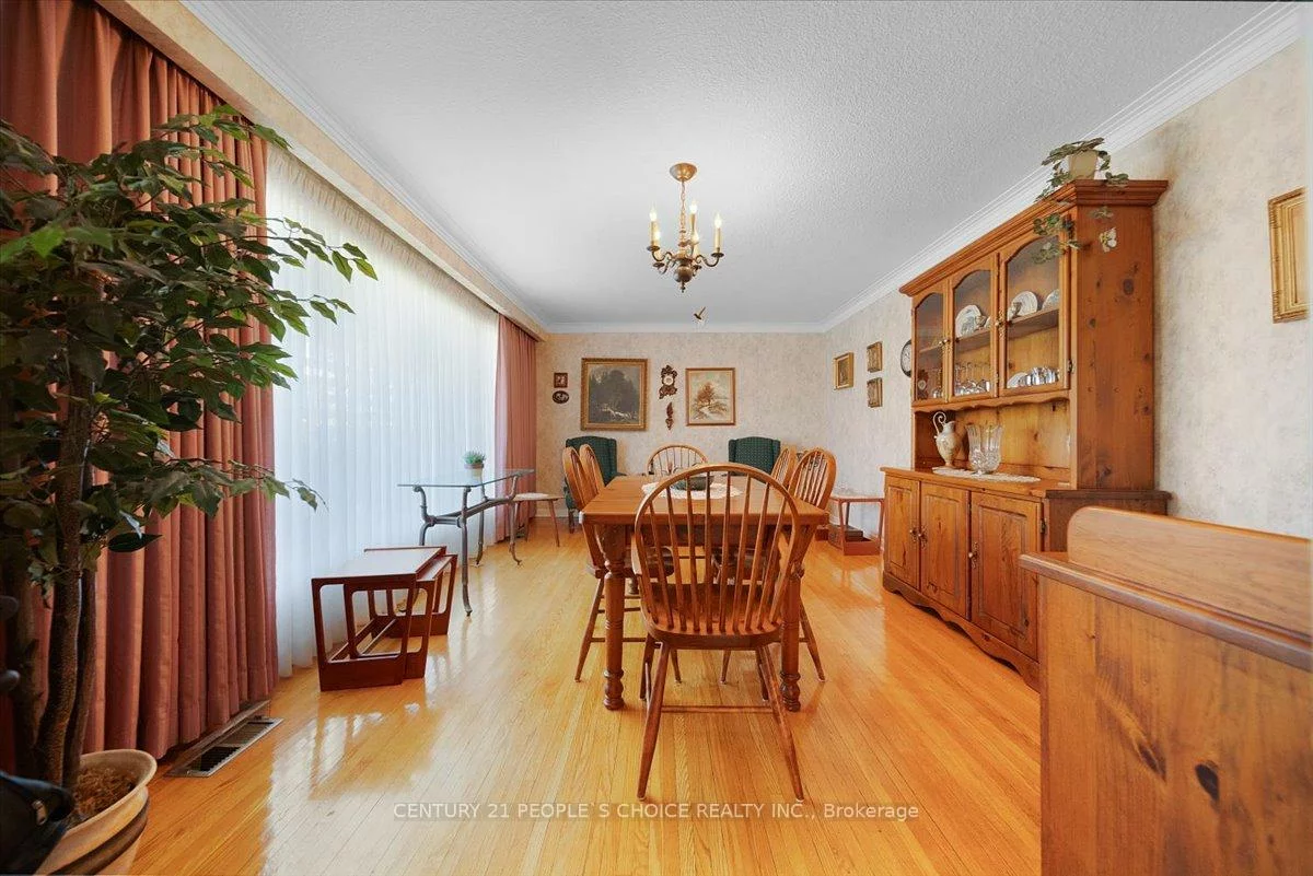 2374, Truscott, Clarkson, Mississauga