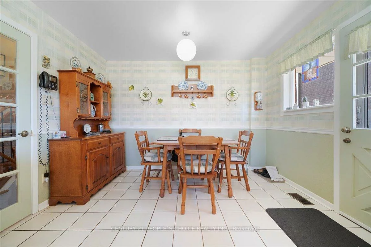 2374, Truscott, Clarkson, Mississauga