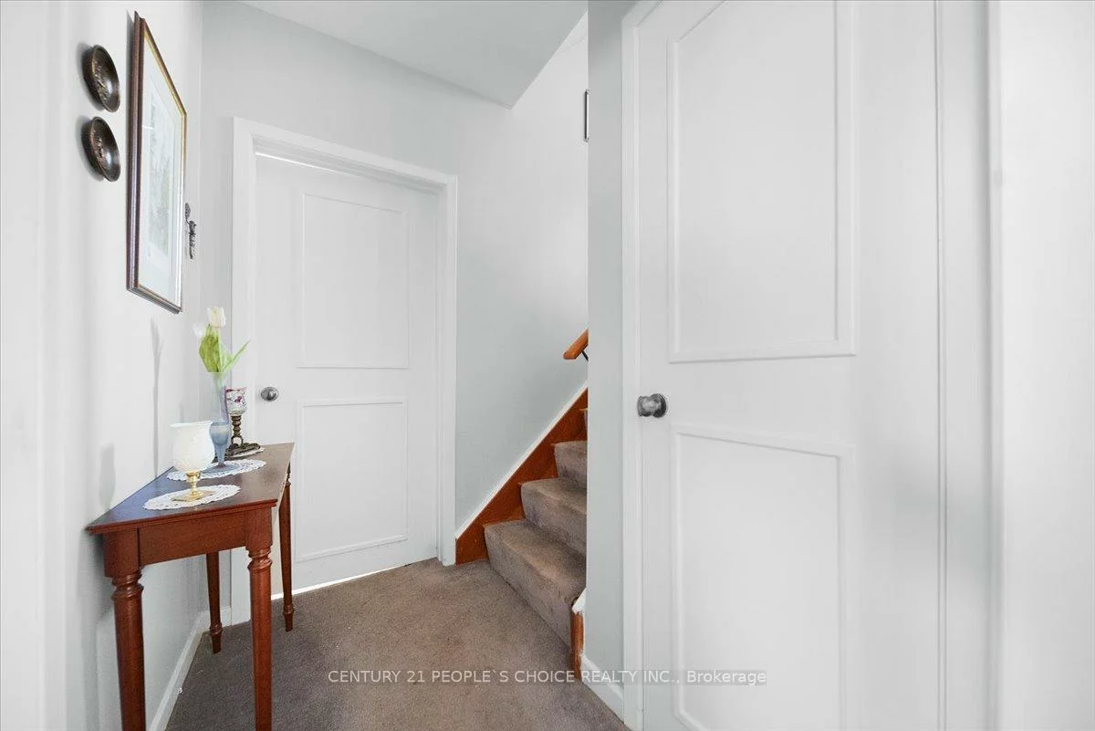 2374, Truscott, Clarkson, Mississauga