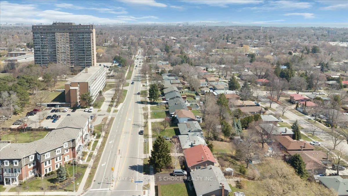 2374, Truscott, Clarkson, Mississauga