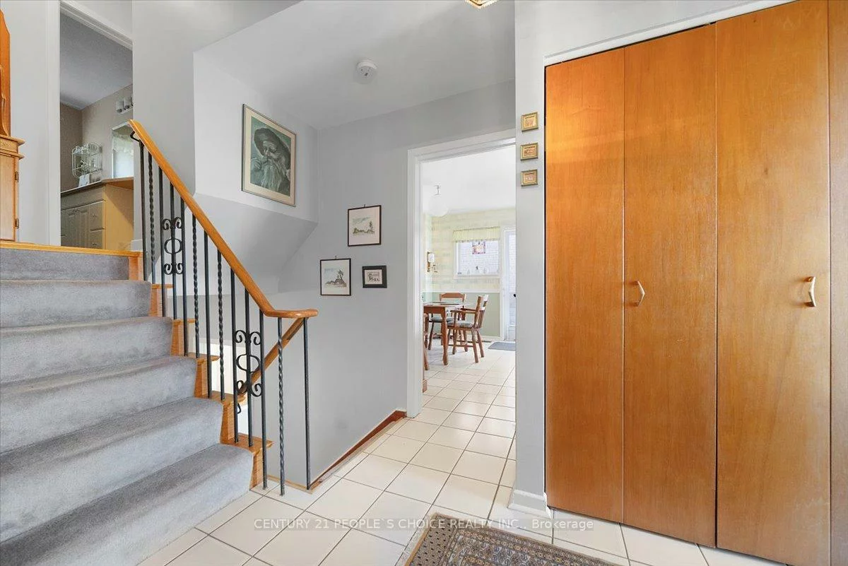 2374, Truscott, Clarkson, Mississauga