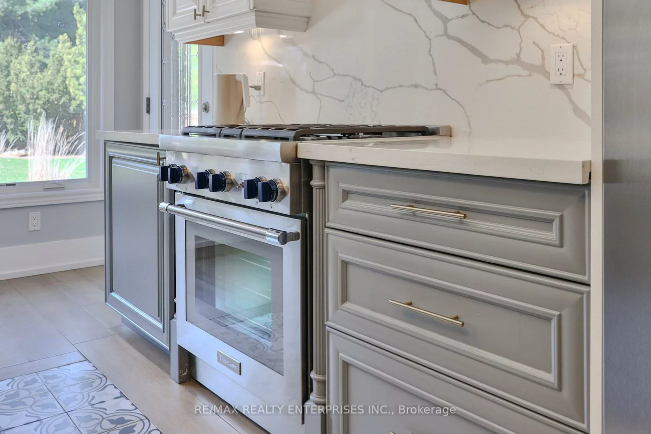 807, Indian, Lorne Park, Mississauga