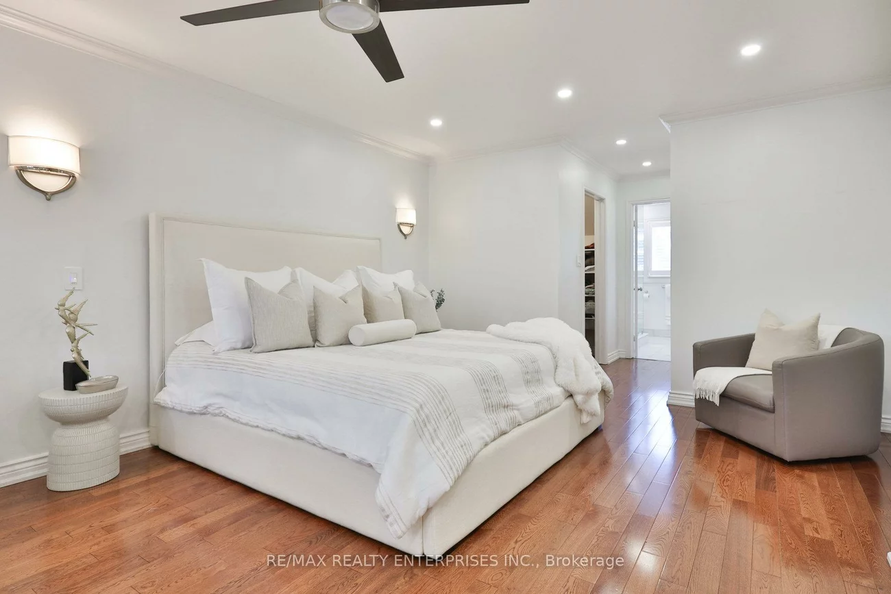 807, Indian, Lorne Park, Mississauga