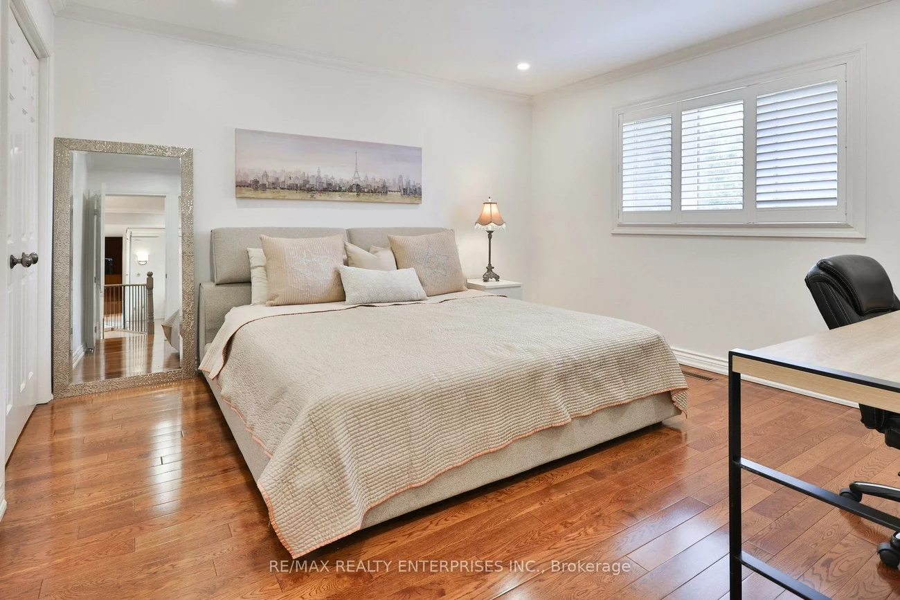 807, Indian, Lorne Park, Mississauga