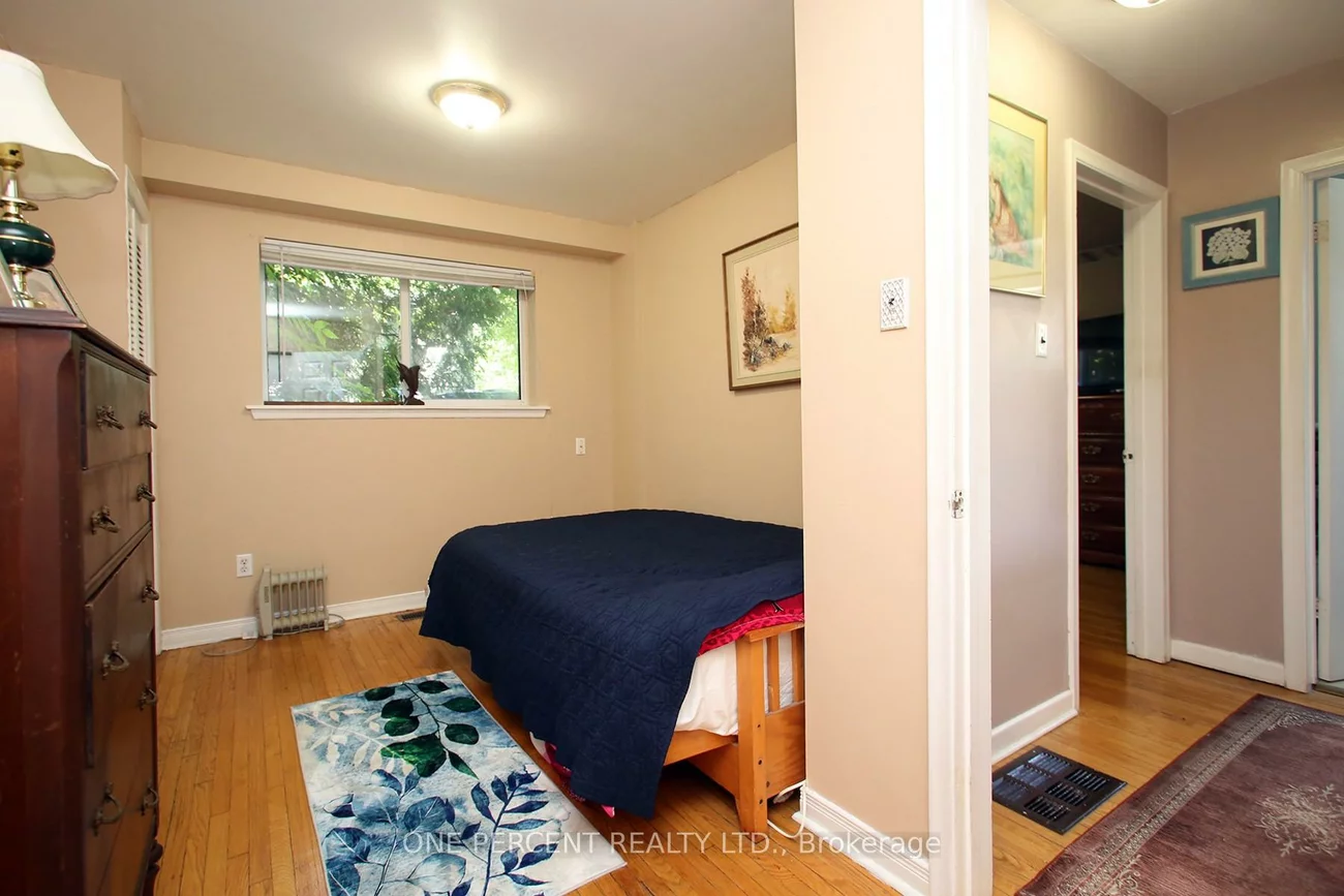 1543, Sandgate, Clarkson, Mississauga