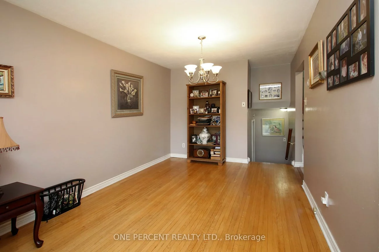 1543, Sandgate, Clarkson, Mississauga