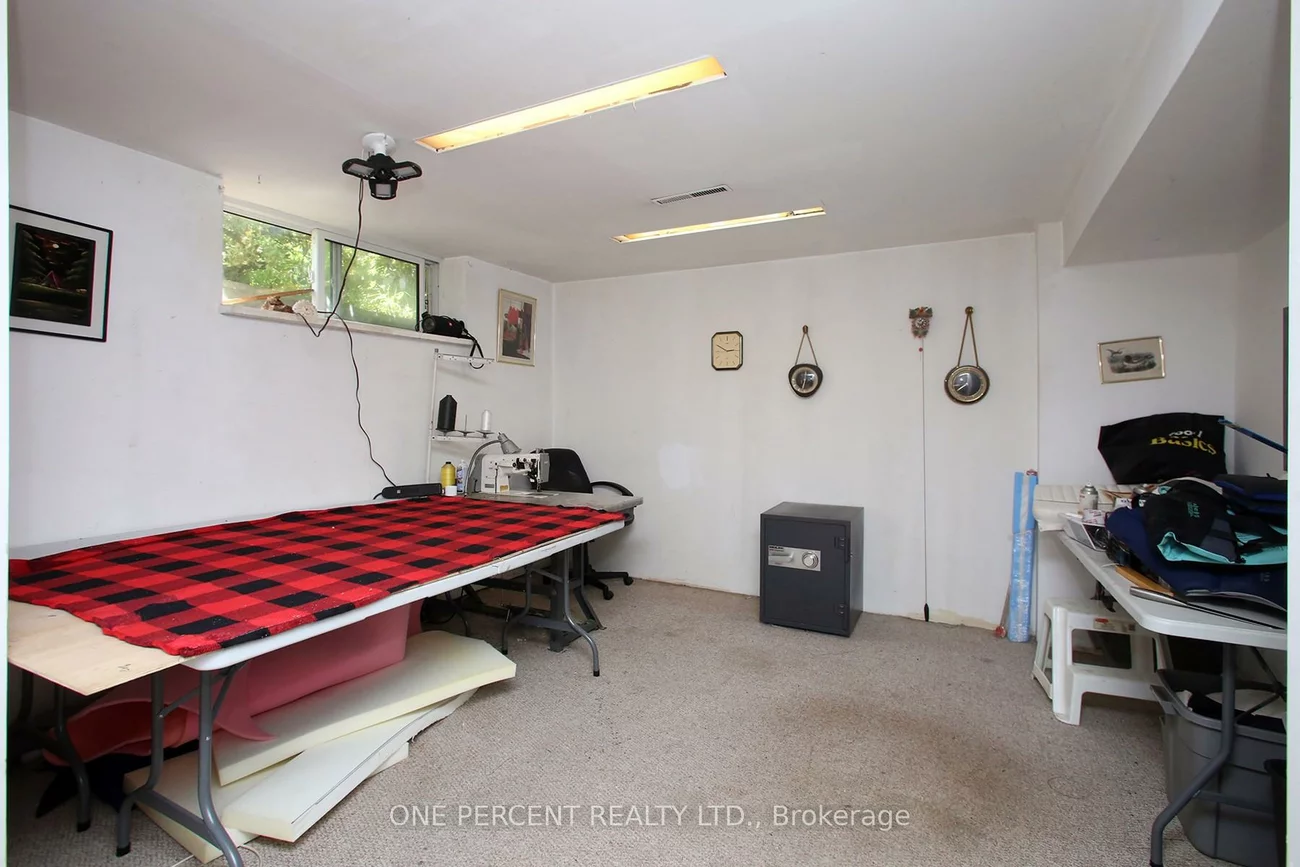 1543, Sandgate, Clarkson, Mississauga