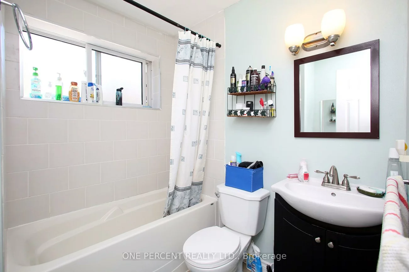 1543, Sandgate, Clarkson, Mississauga