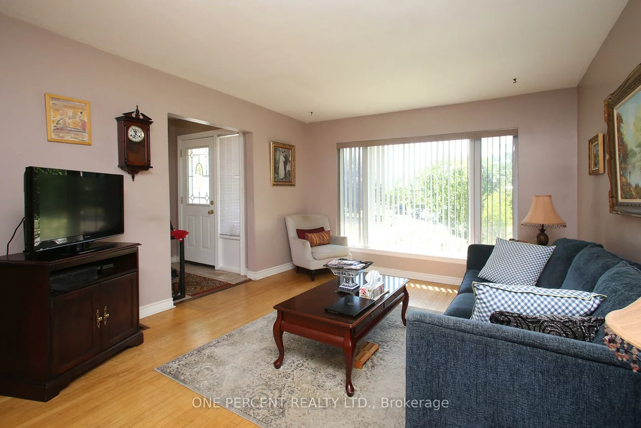 1543, Sandgate, Clarkson, Mississauga