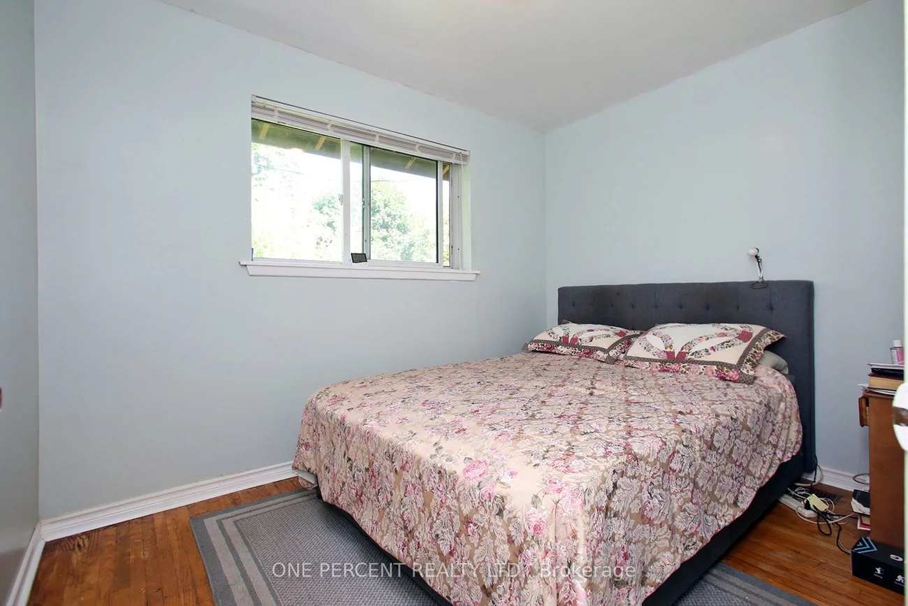 1543, Sandgate, Clarkson, Mississauga