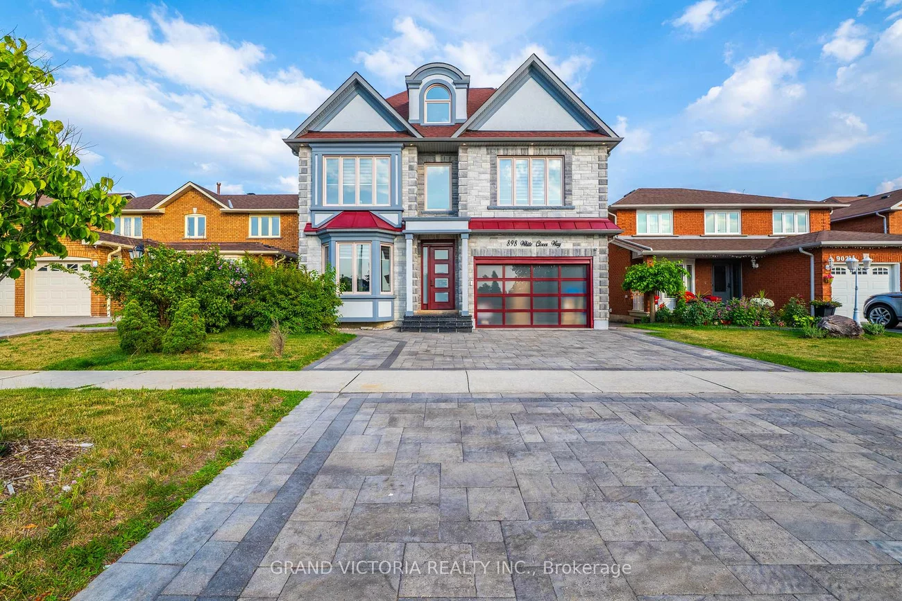 898, White Clover, East Credit, Mississauga