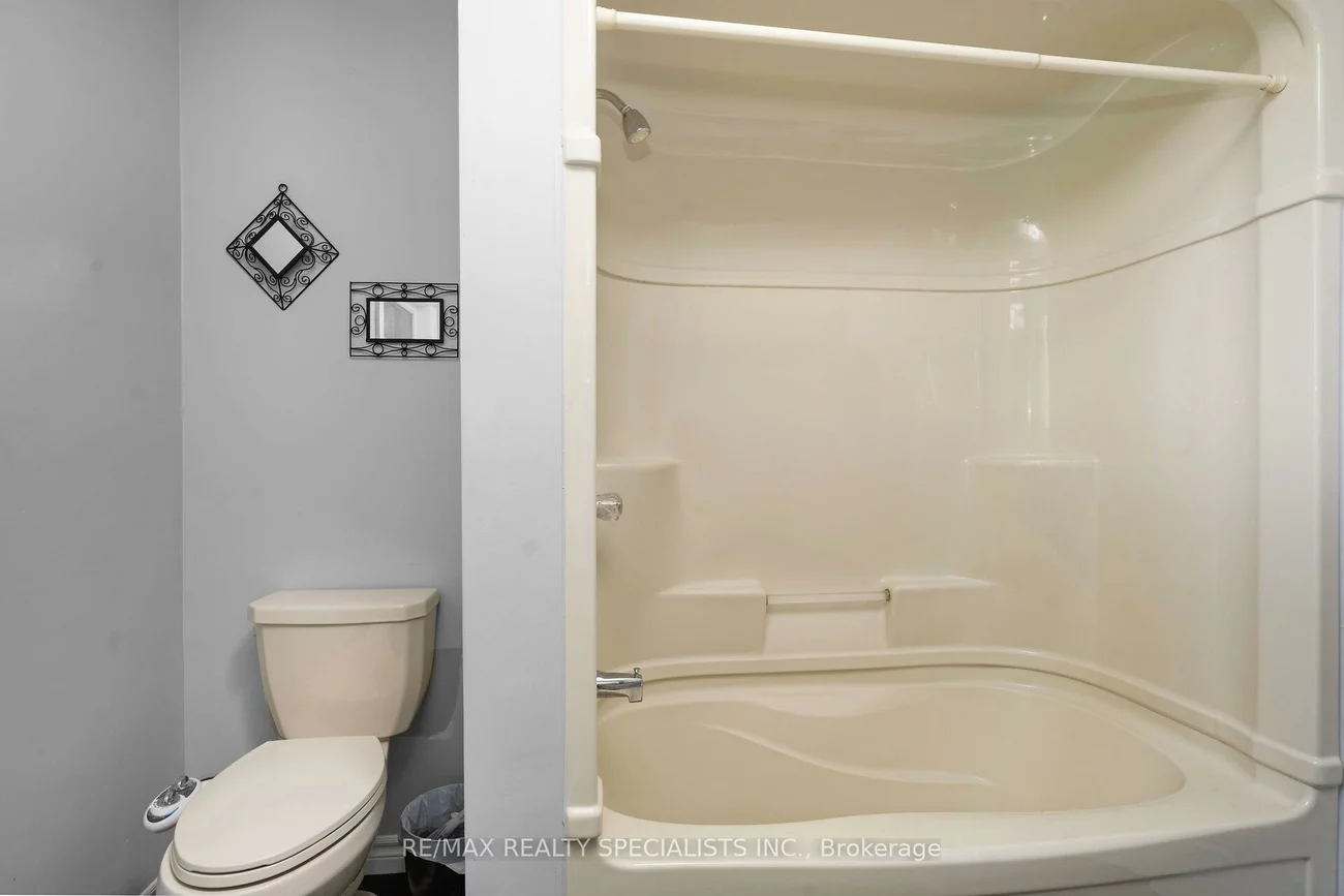 1480, Ballyclare, Erindale, Mississauga