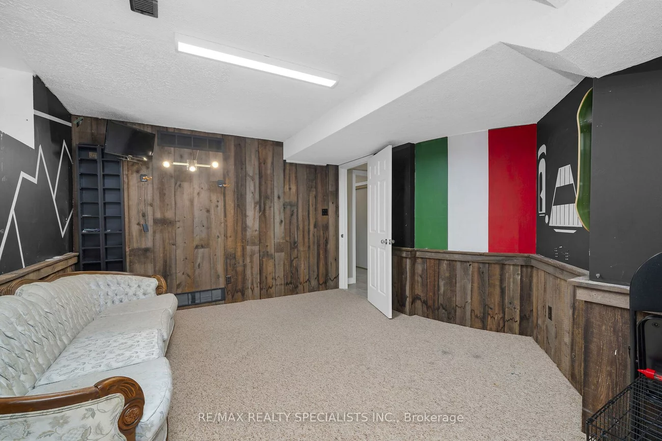 1480, Ballyclare, Erindale, Mississauga