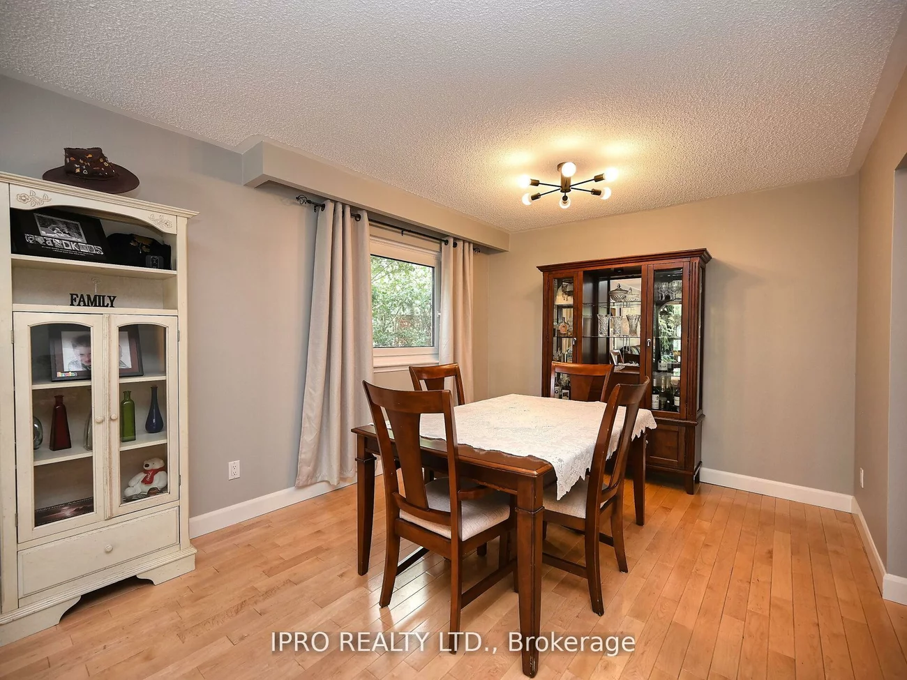 986, Vanier, Lorne Park, Mississauga