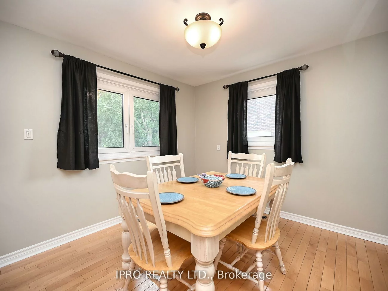 986, Vanier, Lorne Park, Mississauga