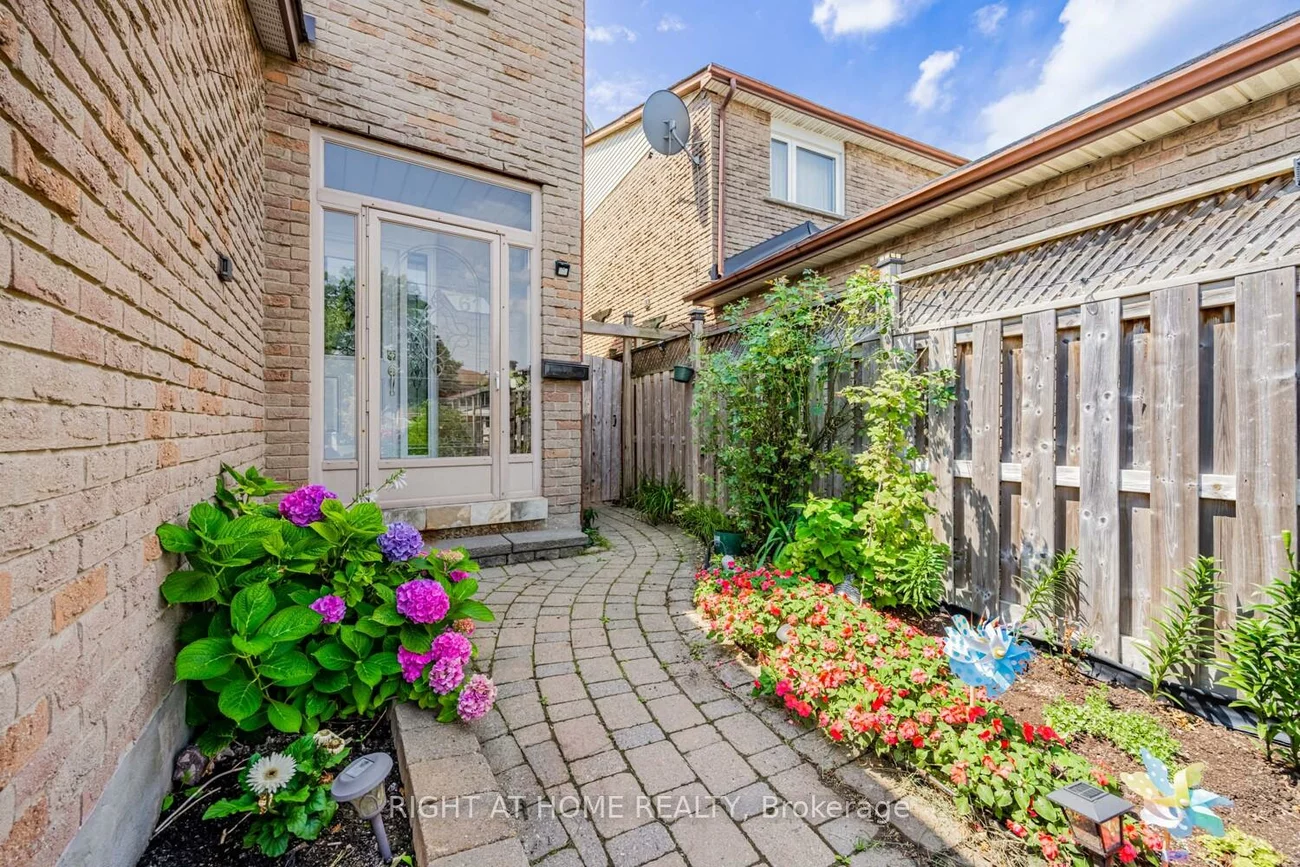 61, Chalfield, Rathwood, Mississauga