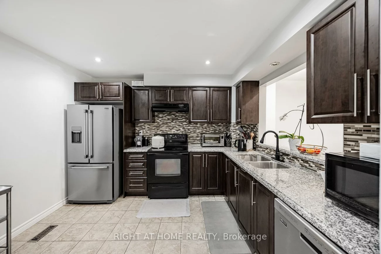 61, Chalfield, Rathwood, Mississauga