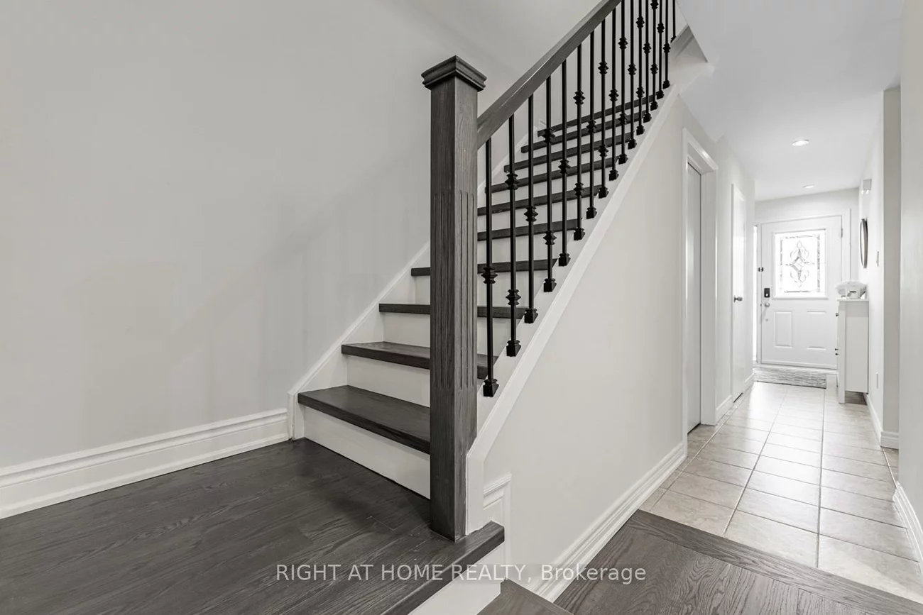 61, Chalfield, Rathwood, Mississauga
