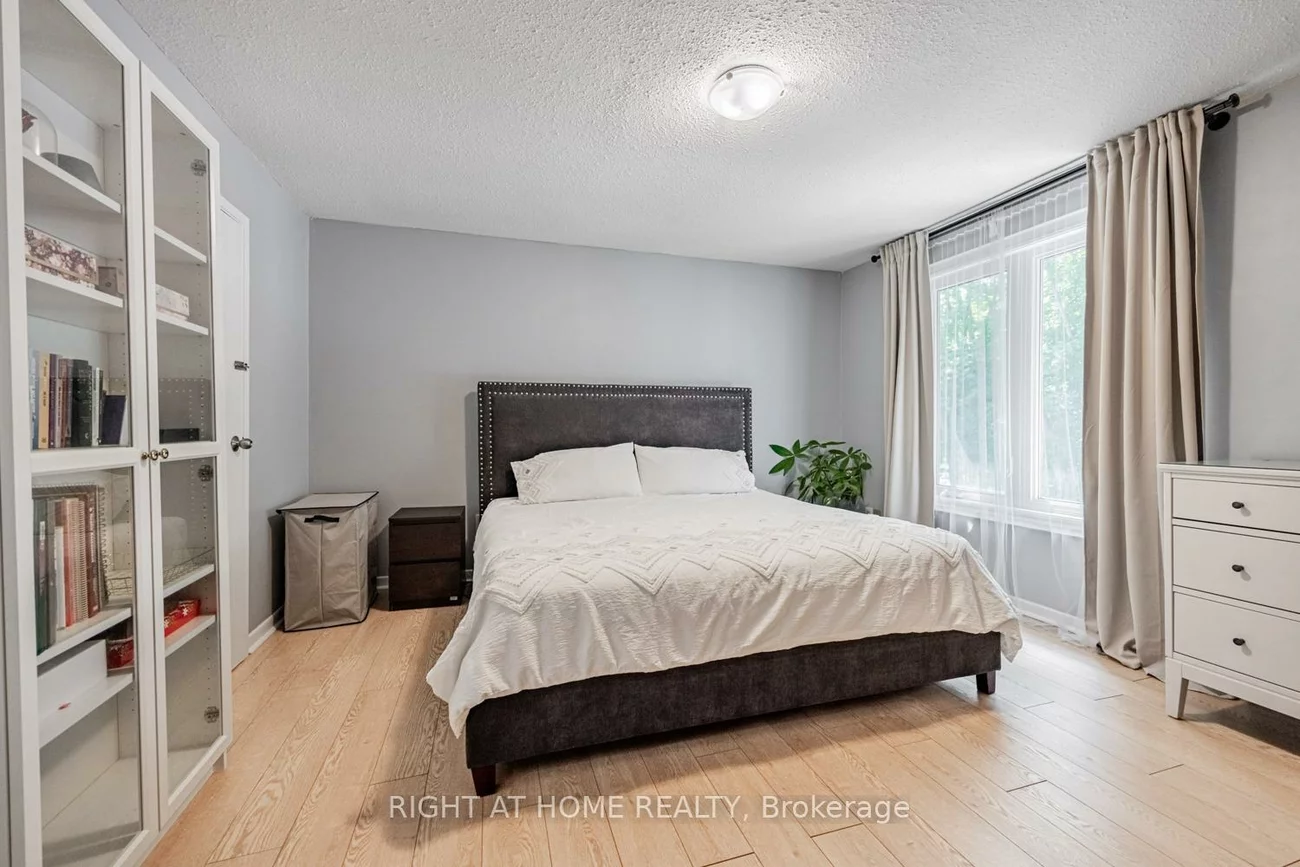 61, Chalfield, Rathwood, Mississauga
