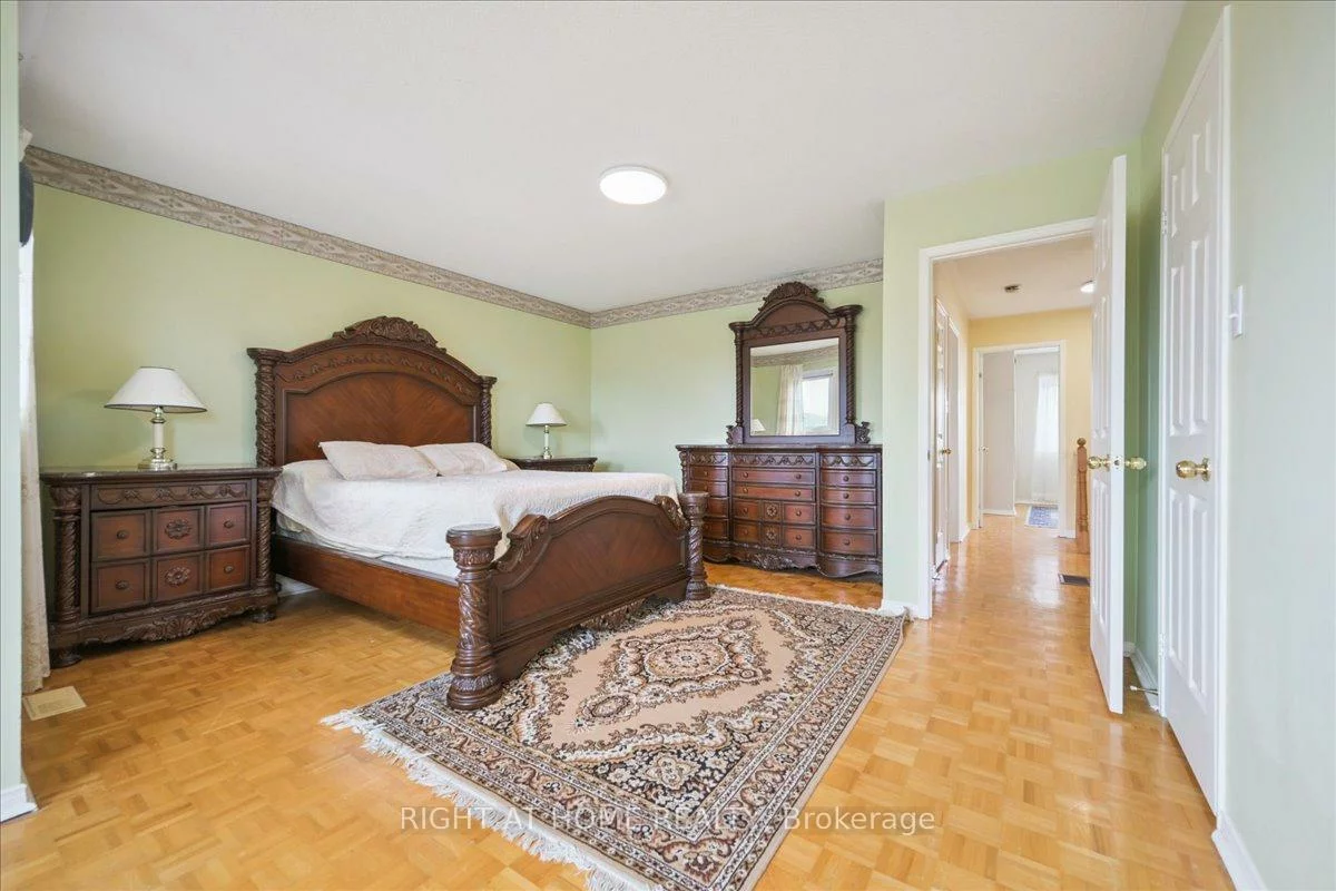 5322, Lismic, East Credit, Mississauga