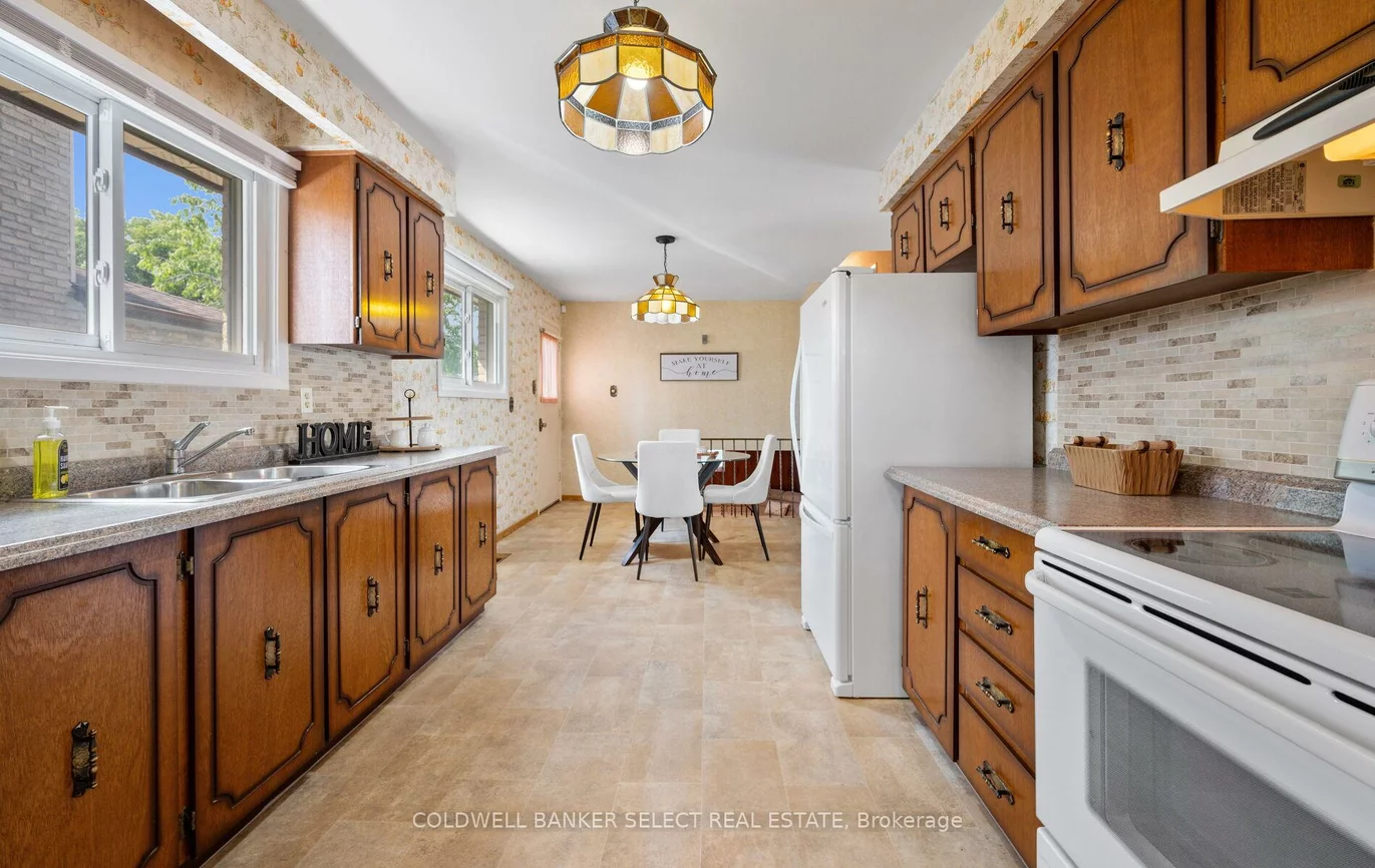3883, Brandon Gate, Malton, Mississauga