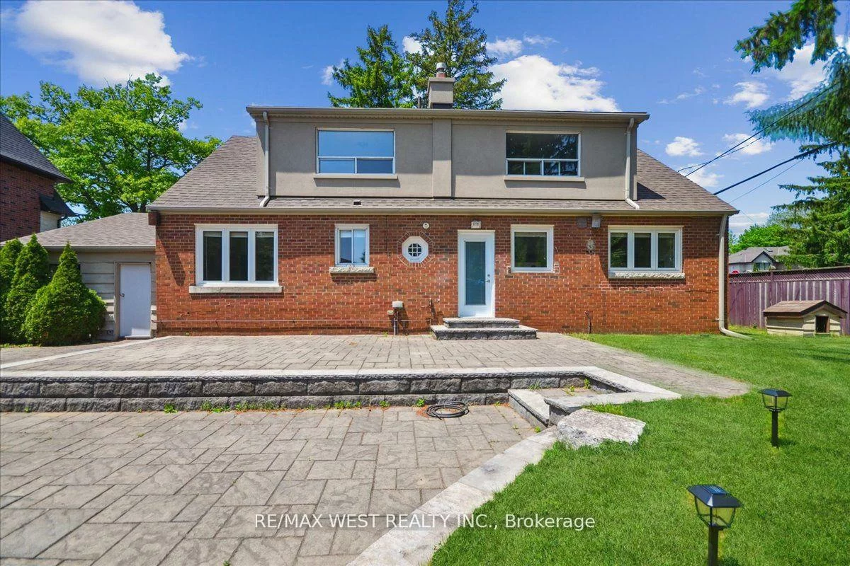 468, Lynd, Mineola, Mississauga