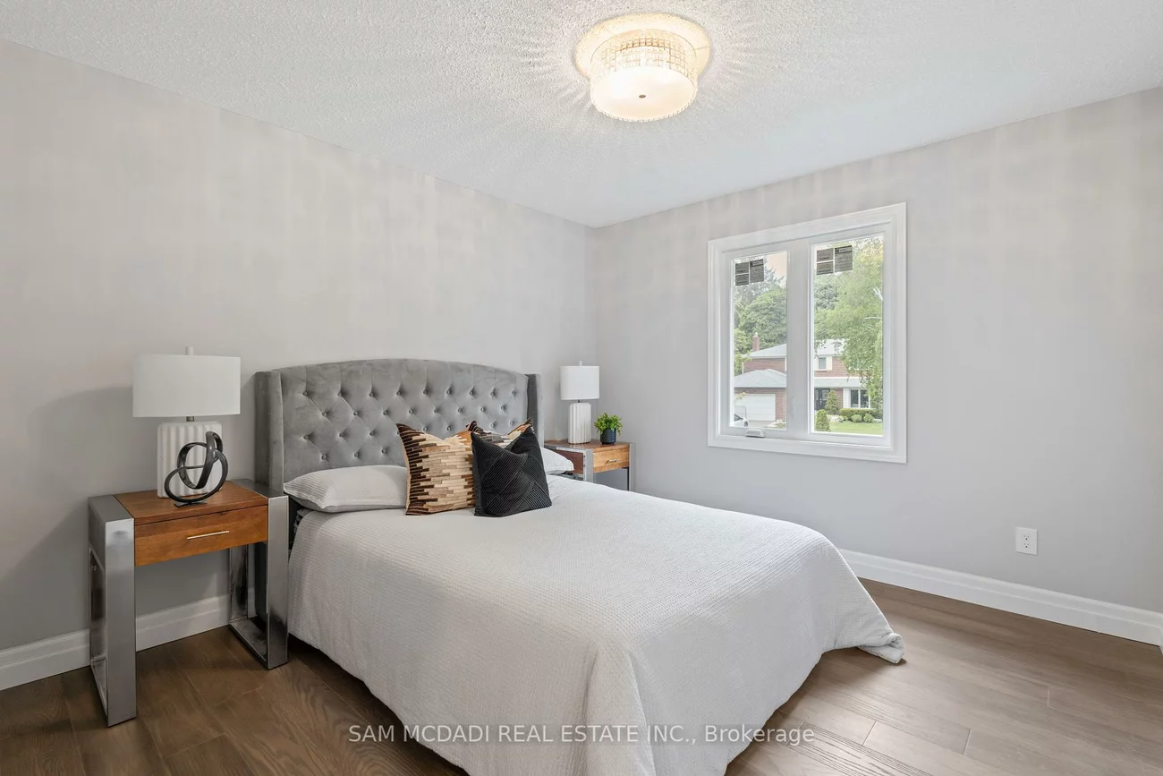 2535, Robin, Sheridan, Mississauga