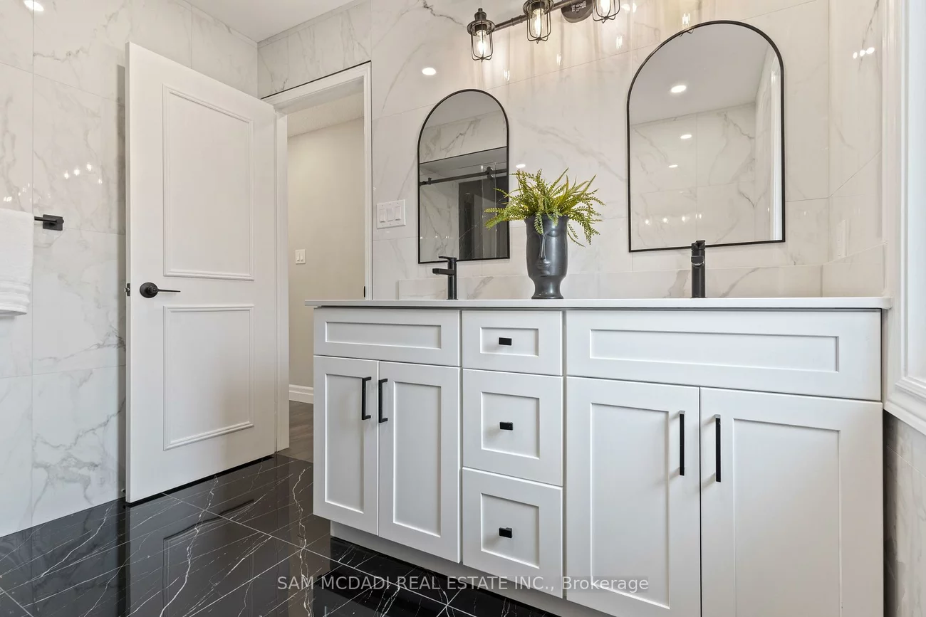 2535, Robin, Sheridan, Mississauga