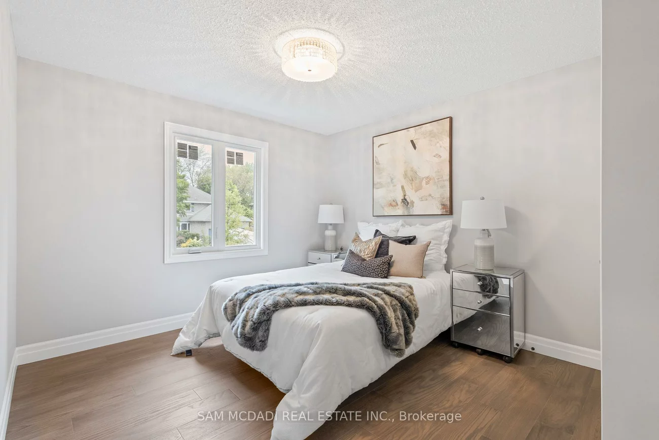 2535, Robin, Sheridan, Mississauga